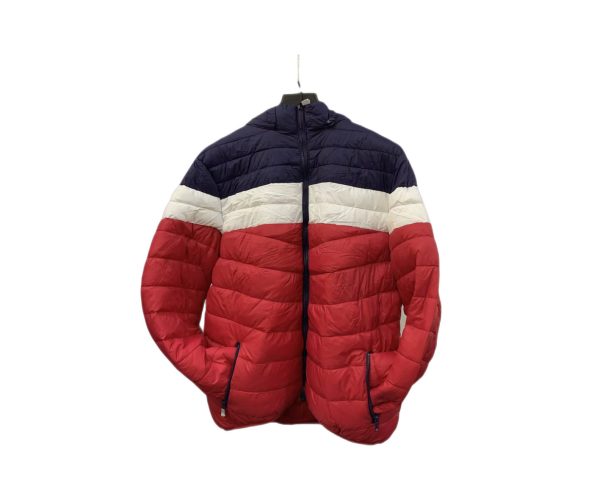 Fleece-lined short style for warmth