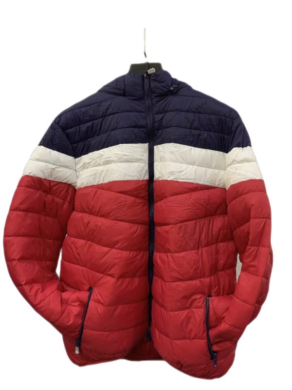 Fleece-lined short style for warmth